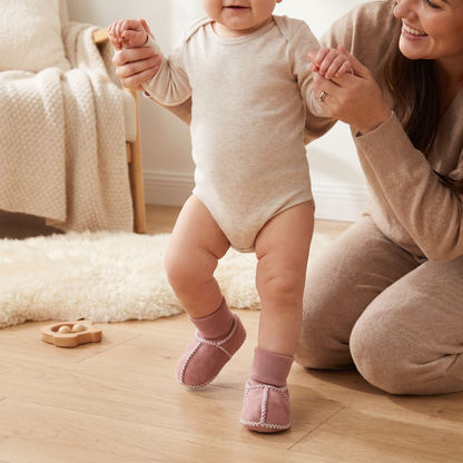 Lined baby winter sock shoes in suede look
