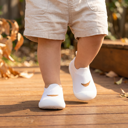Summer baby shoes with non-slip soles and breathable material