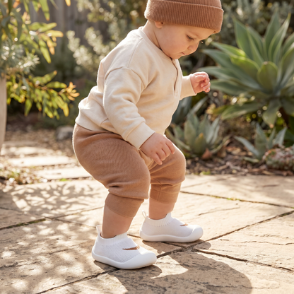 Summer baby shoes with non-slip soles and breathable material